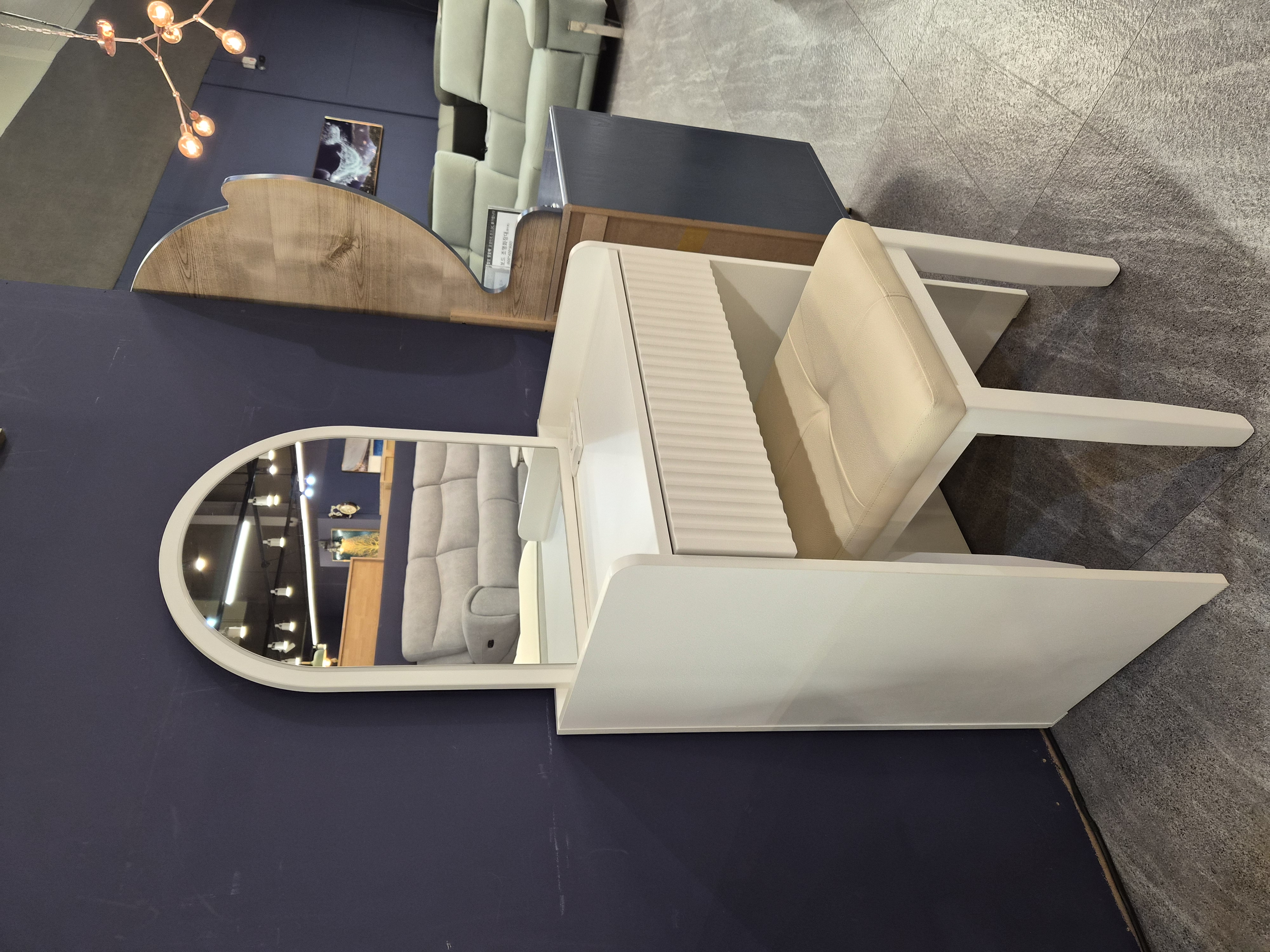 팩트 조명 화장대